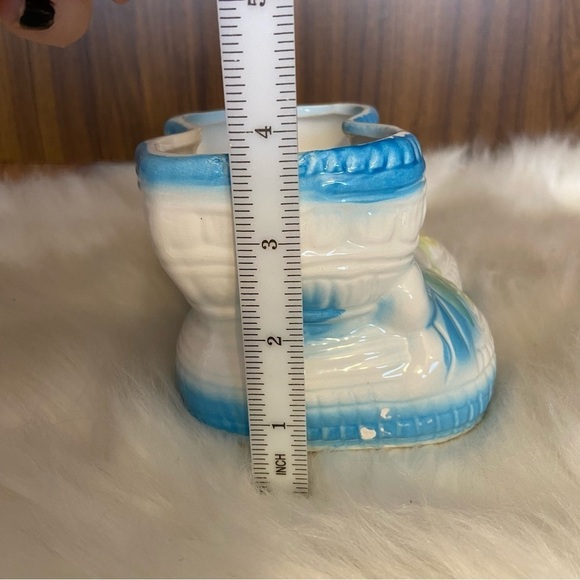 🛍️3/$30 Vintage blue & white ceramic baby booties planter made in Japan - Picture 9 of 11